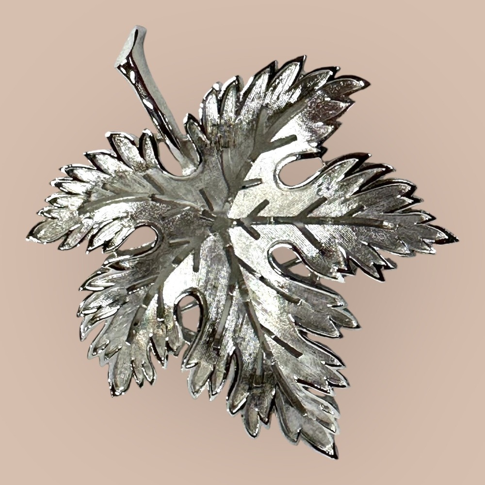 Vintage TRIFARI Brushed Silver MAPLEโ LEAF Pin Brooch Pierced Openwork Signed